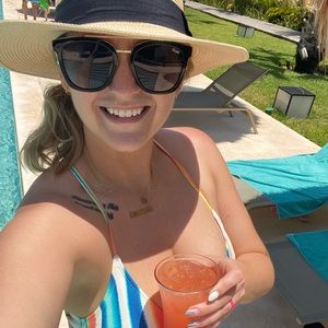 Meet your Posher, Krystal